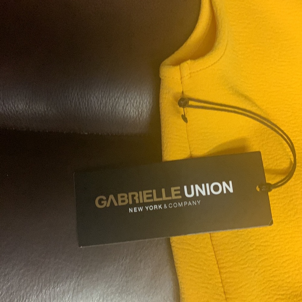 New York and Company. Brand Gabrielle union two-piece skirt set - Picture 7 of 9